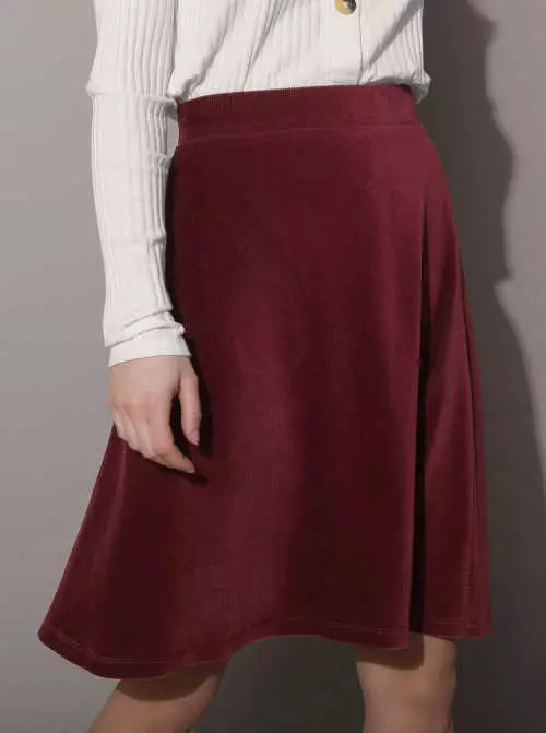 Suknja u mocha ili bordo boji