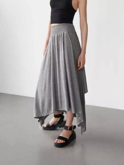 Jednobojna suknja asimetričnog kroja