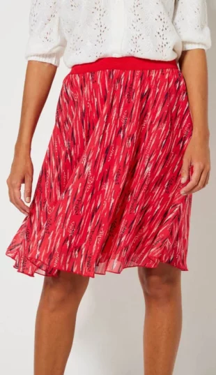 Crvena plisirana suknja A kroja od ugodnog prozračnog voila